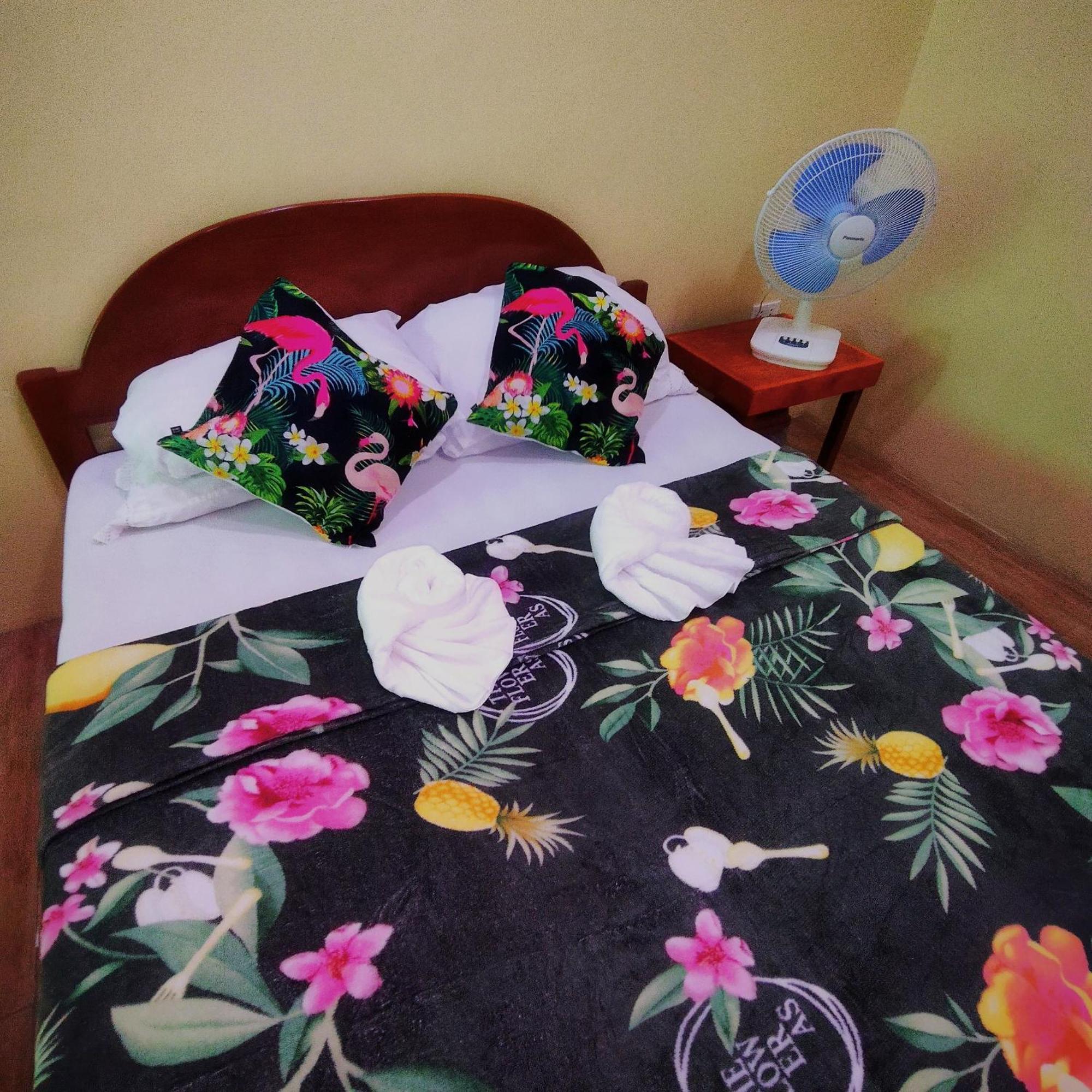 Pamujo Hostel Baclayon Szoba fotó