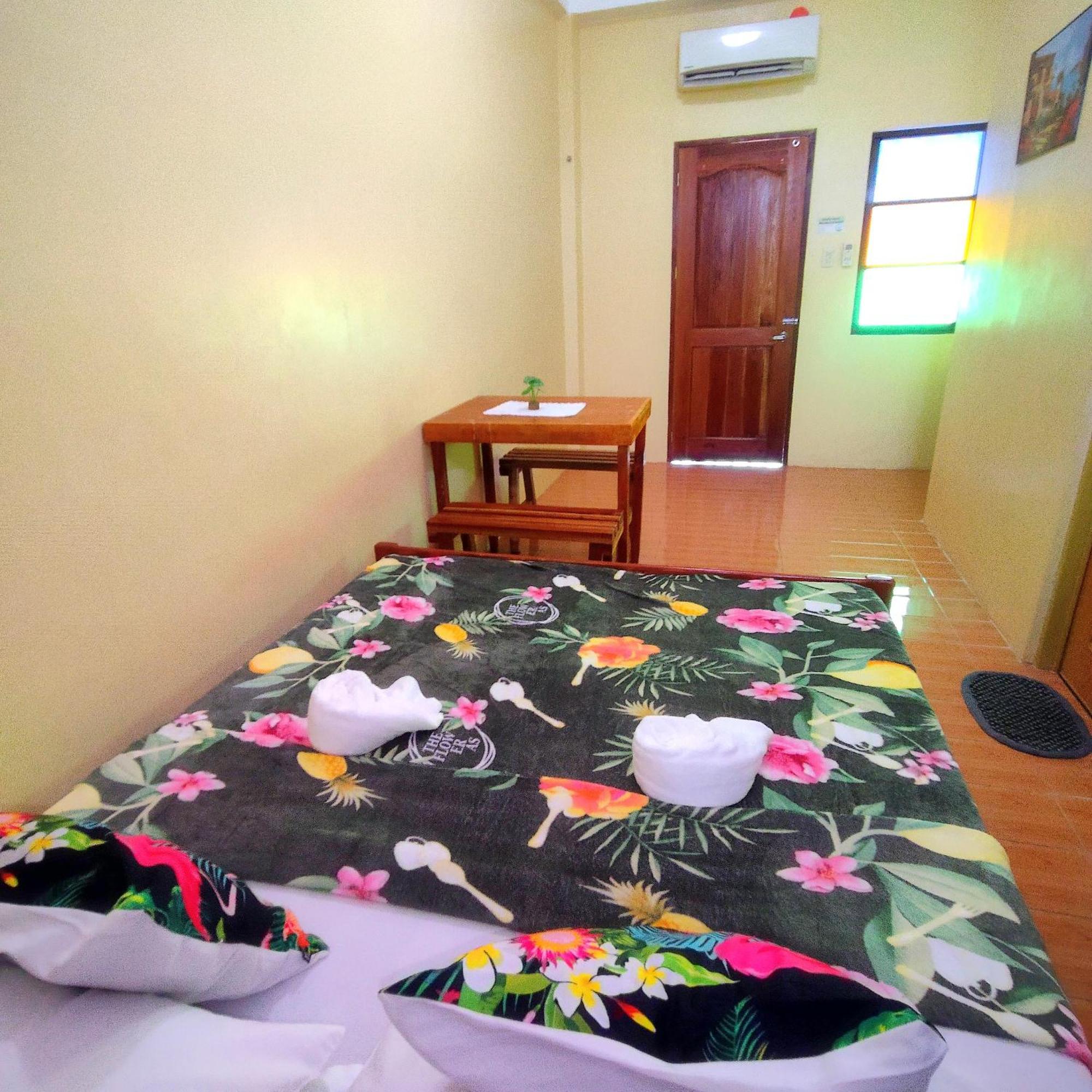 Pamujo Hostel Baclayon Szoba fotó